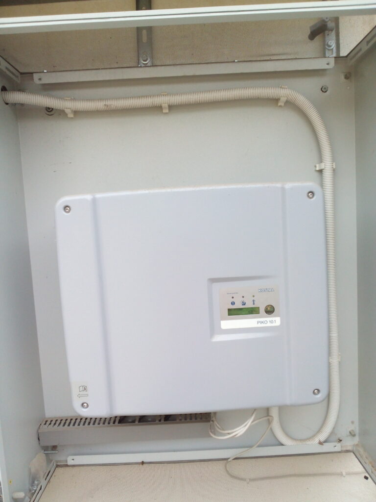 Inverter για διασυνδεδεμένο φωτοβολταϊκό σύστημα
